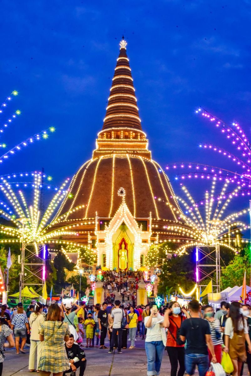 นมัสการองค์พระปฐมเจดีย์